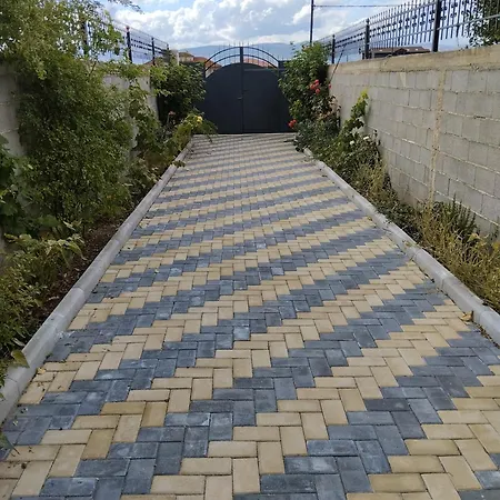 Dhoma Romantike , Qetesi Absolute! * Görice