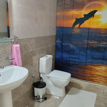 Dhoma Romantike , Qetesi Absolute! Konukevi